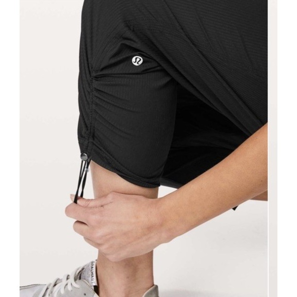 Lululemon Dance Studio Crop *25" Size 4 Black - Picture 3 of 13
